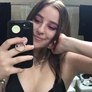 Meet your Posher, Kayla